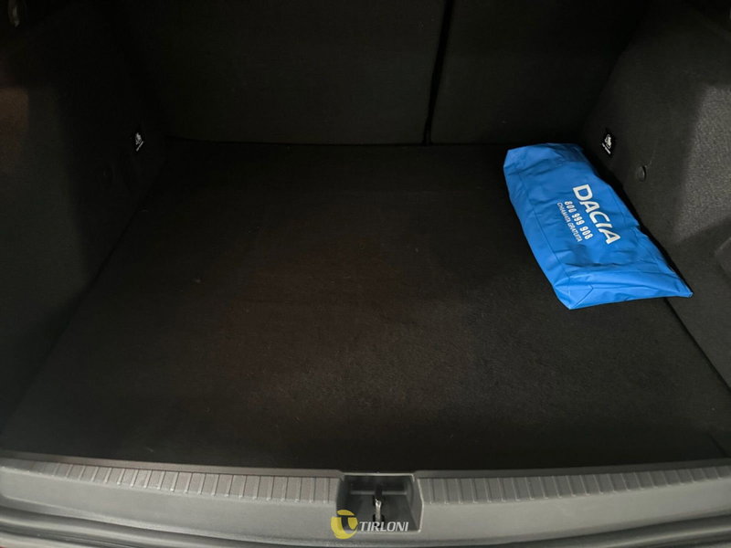 Dacia Duster usata a Milano (18)