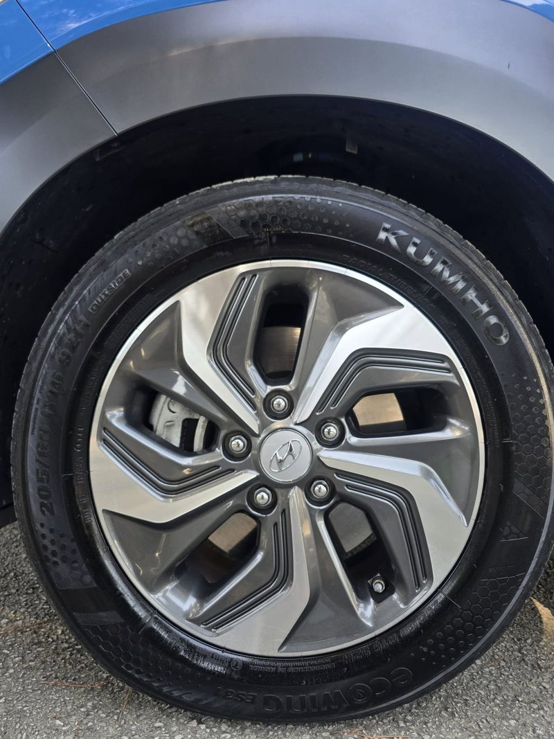 Hyundai Kona usata a Massa-Carrara (18)