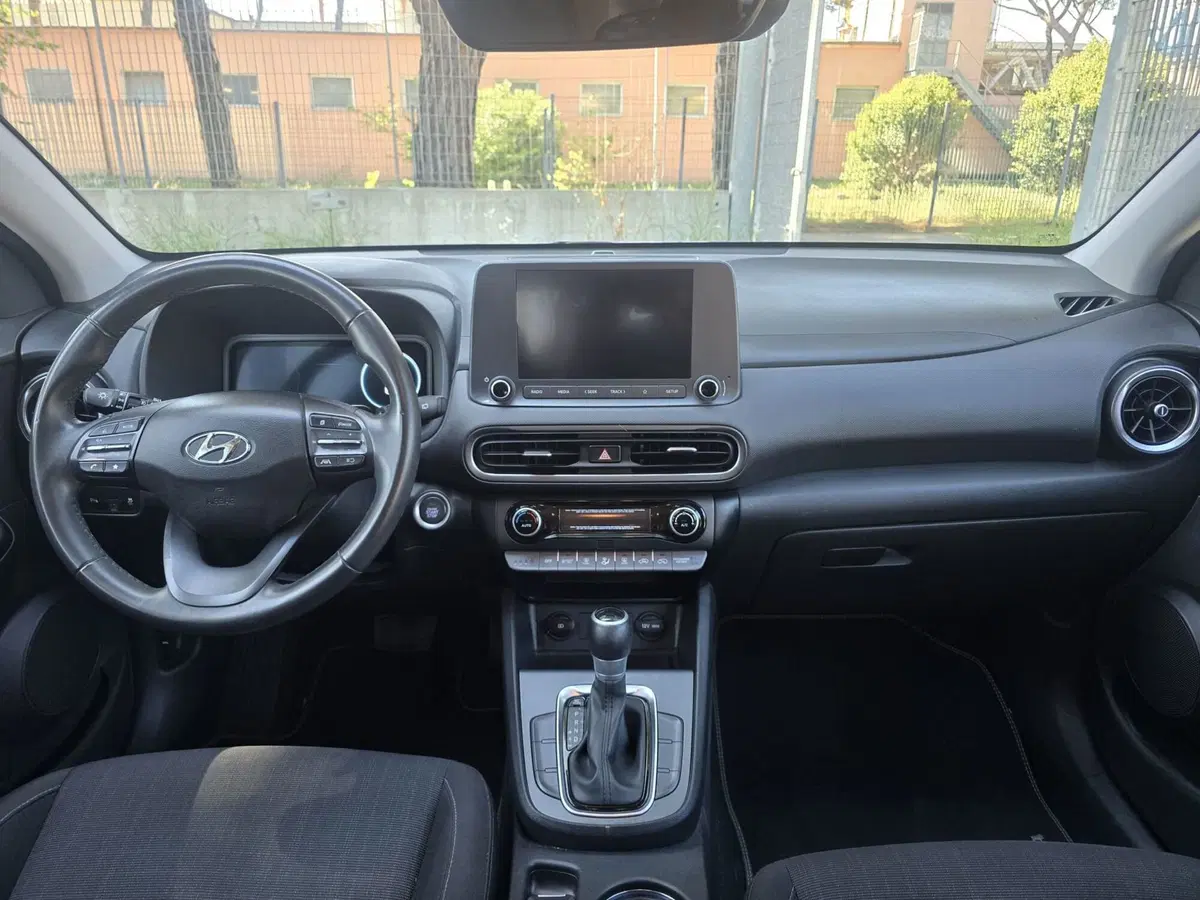 Hyundai Kona usata a Massa-Carrara (6)
