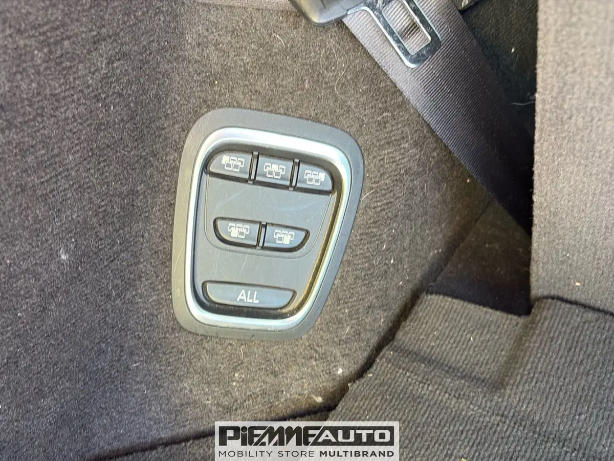 Renault Espace usata a Parma (12)