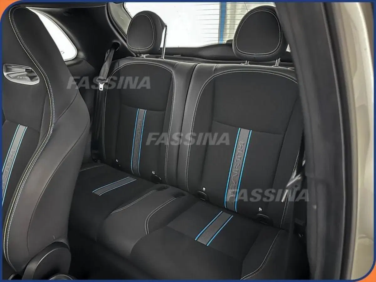 Abarth 500e usata a Milano (10)