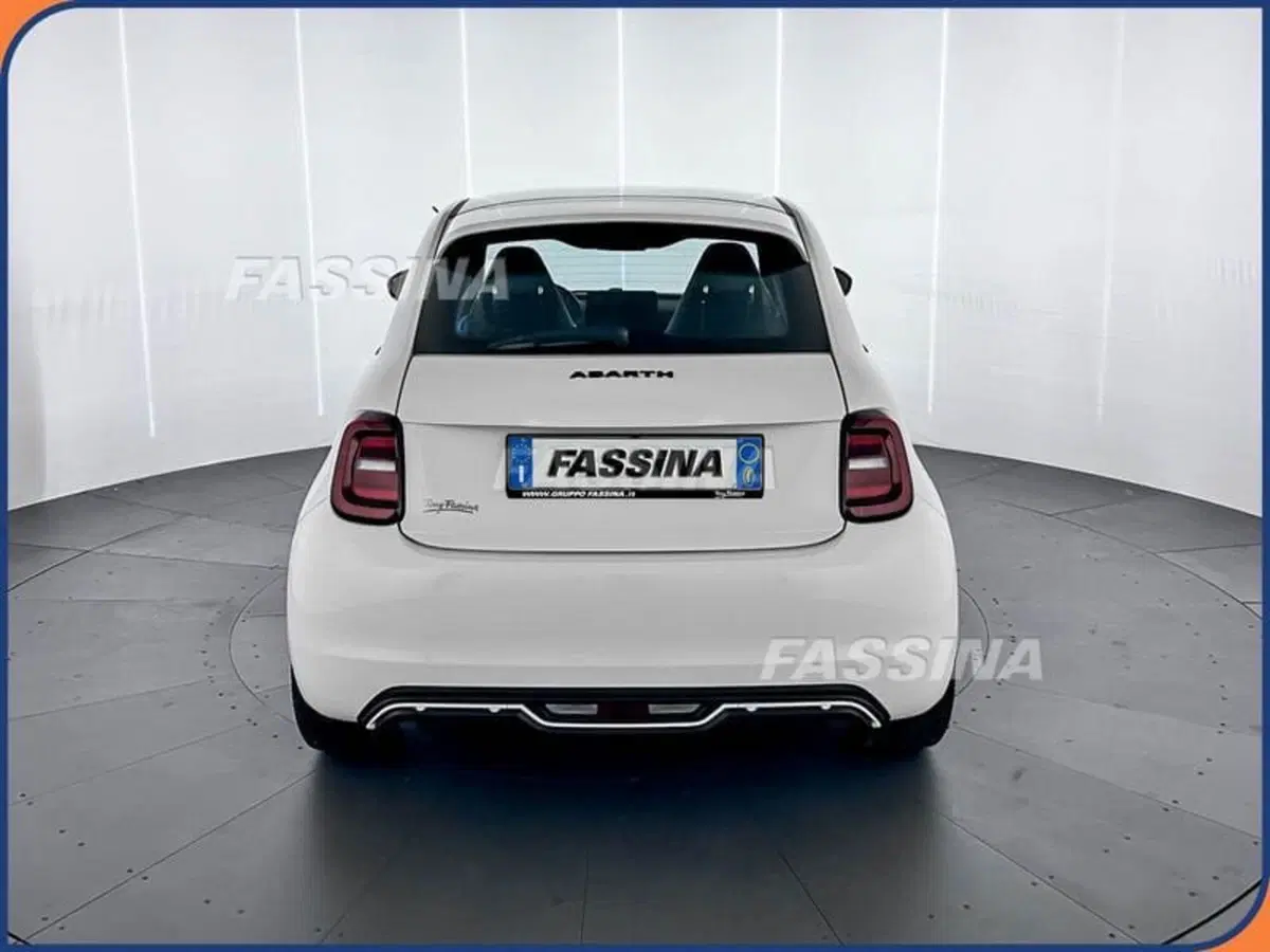 Abarth 500e usata a Milano (5)