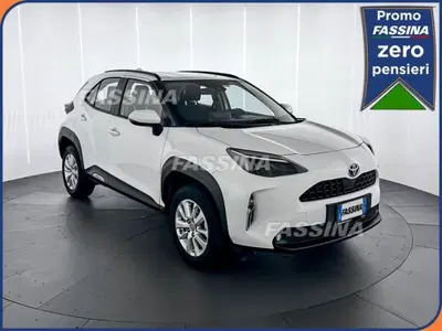 Toyota Yaris Cross Active fwd 115cv e-cvt del 2024 usata a Milano