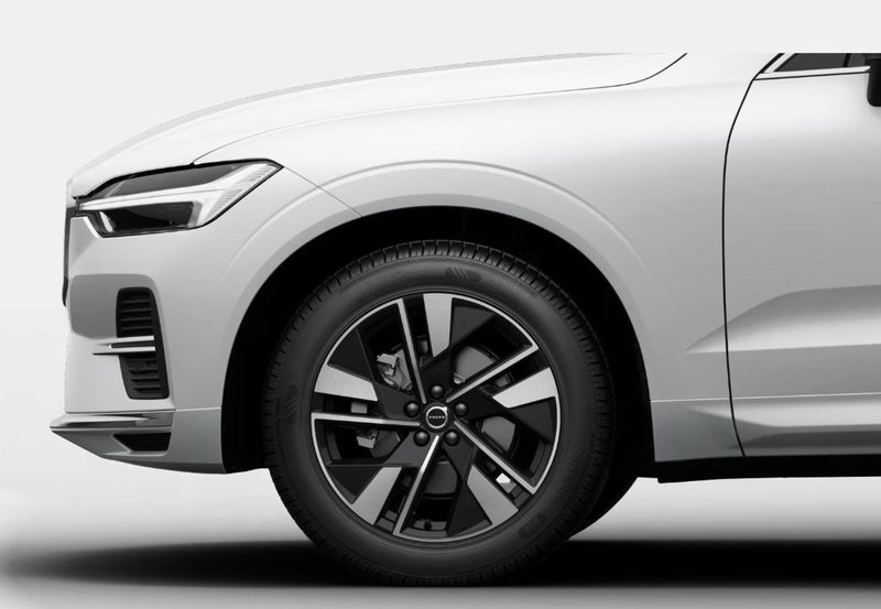 Volvo XC60 nuova a Milano (12)