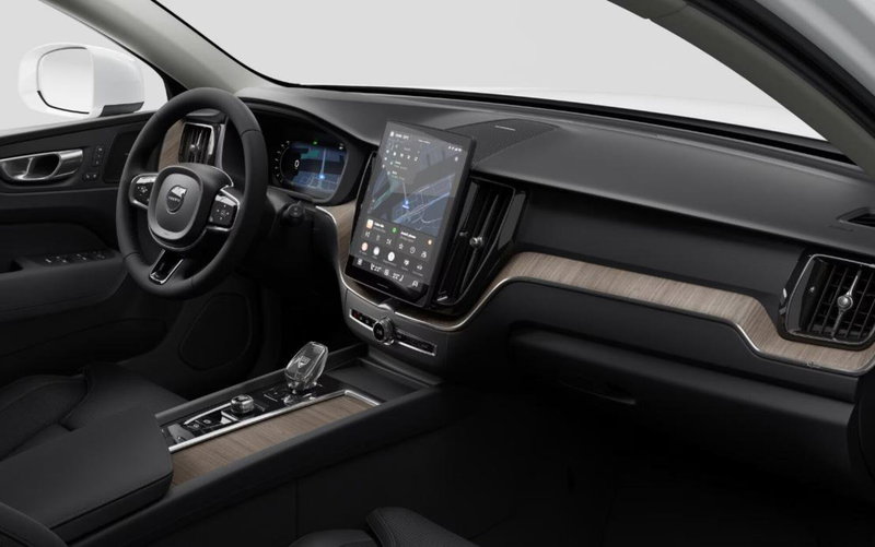Volvo XC60 nuova a Milano (13)