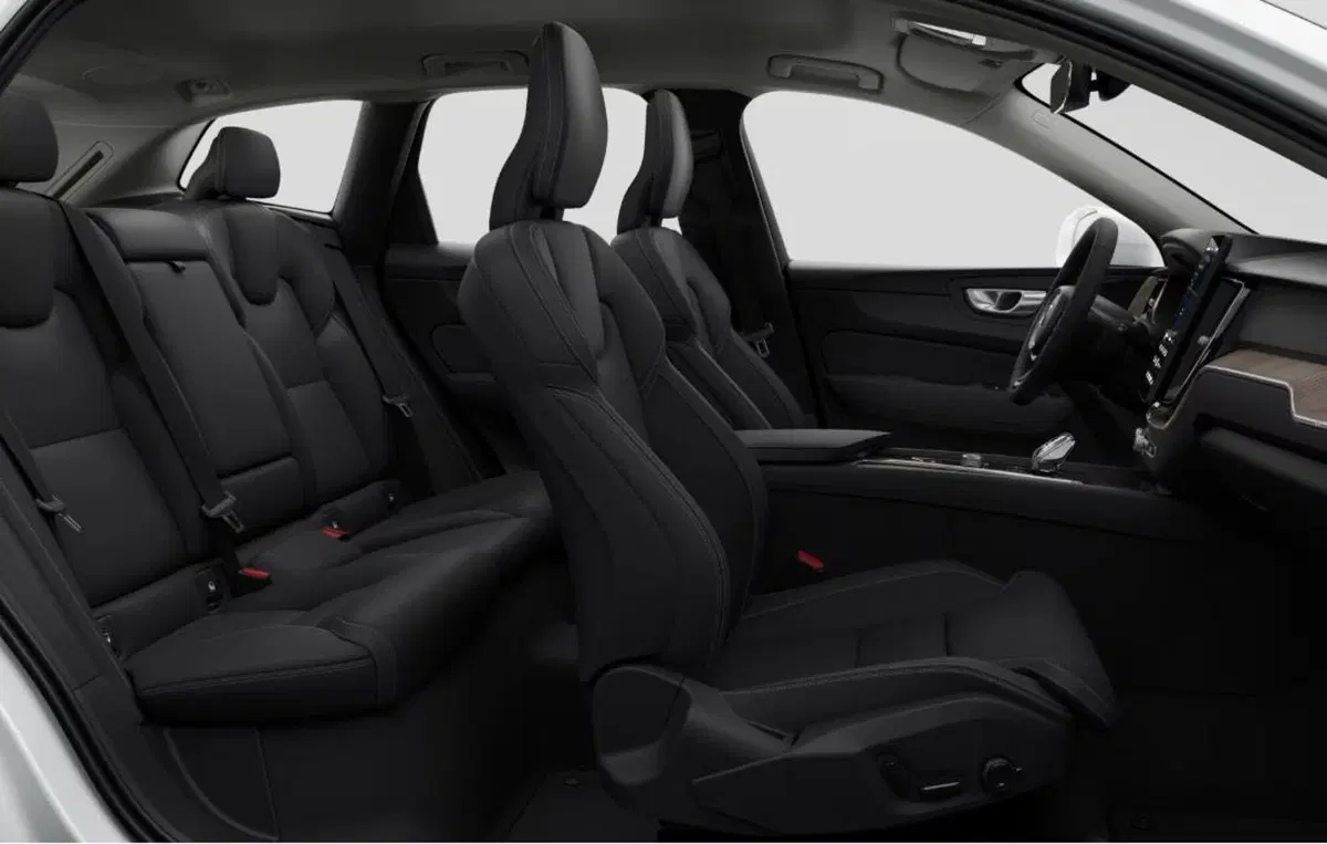 Volvo XC60 nuova a Milano (16)