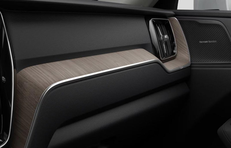 Volvo XC60 nuova a Milano (17)