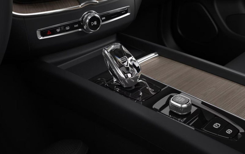 Volvo XC60 nuova a Milano (18)