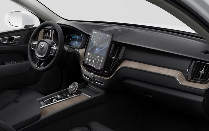 Volvo XC60 nuova a Milano (13)