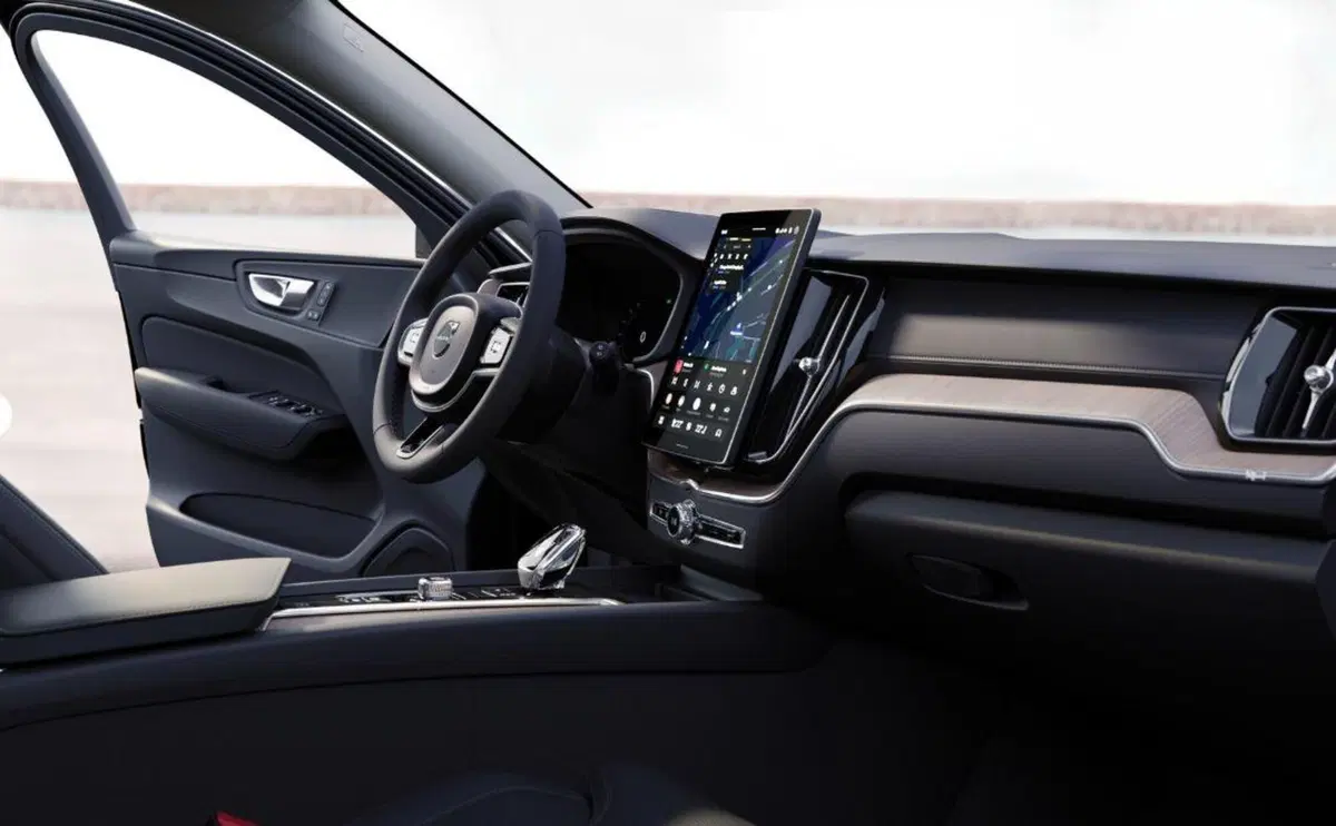 Volvo XC60 nuova a Milano (20)
