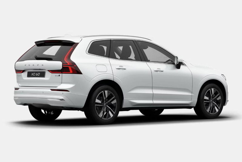 Volvo XC60 nuova a Milano (5)
