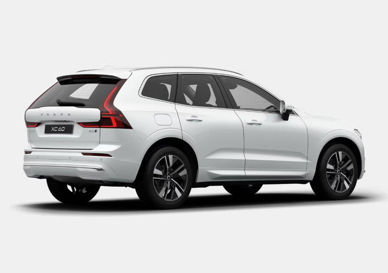 Volvo XC60 nuova a Milano (9)