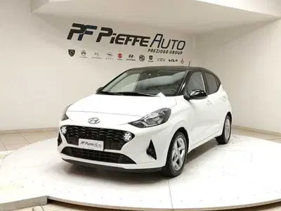 Hyundai i10 1.0 MPI Tech del 2023 usata a Teramo