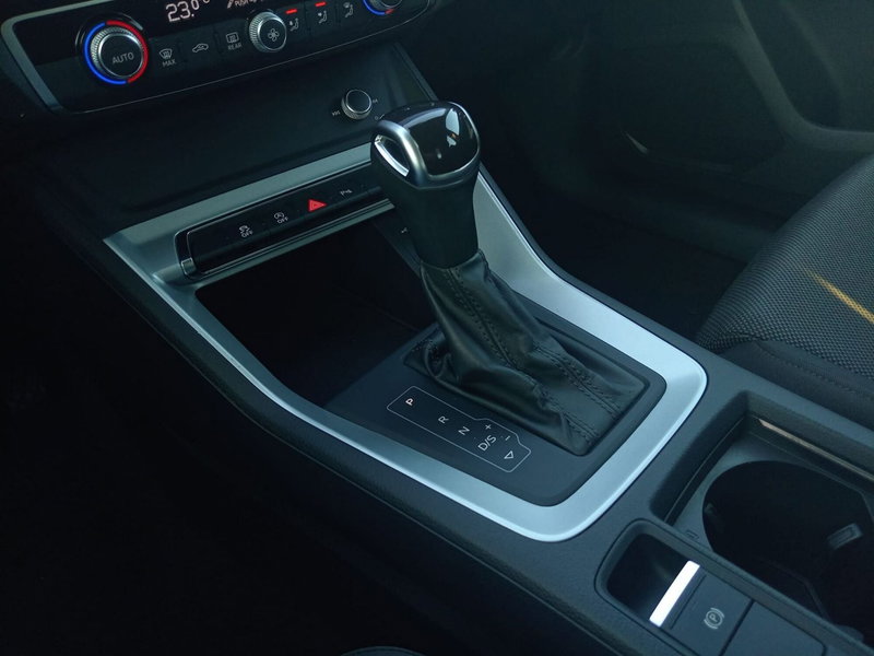 Audi Q3 Sportback usata a Bari (13)