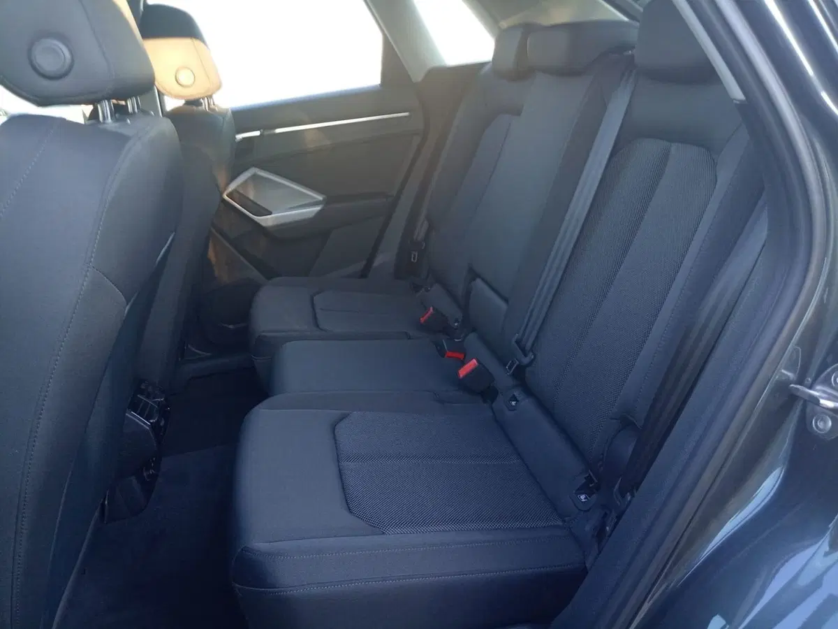 Audi Q3 Sportback usata a Bari (16)
