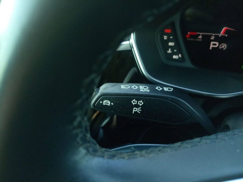Audi Q3 Sportback usata a Bari (18)