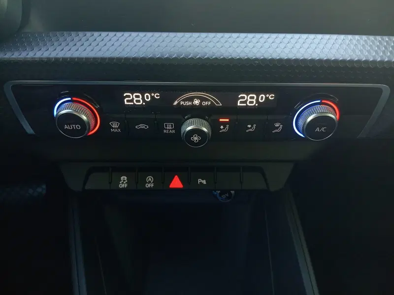 Audi A1 Sportback usata a Bari (8)
