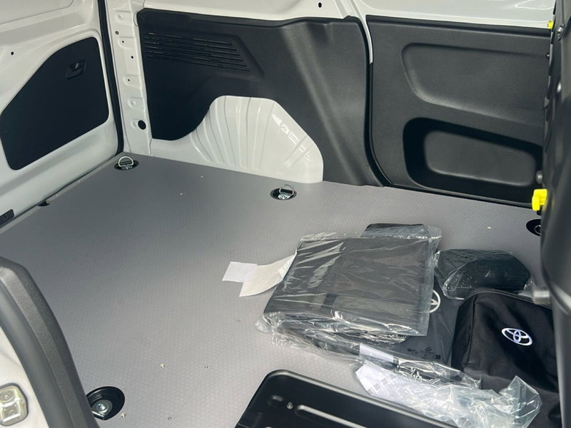 Toyota Proace City Furgone nuova a Bergamo (10)