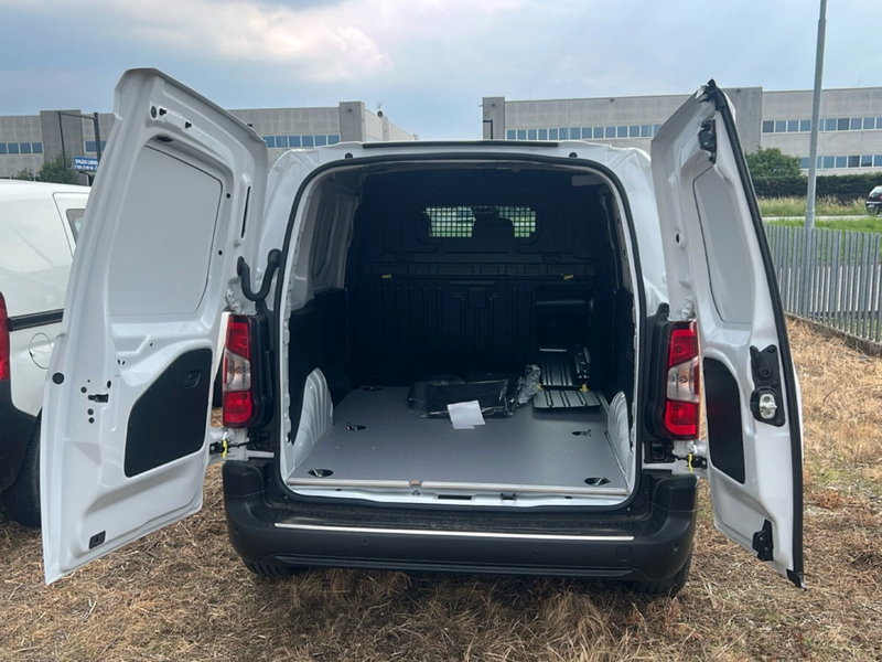 Toyota Proace City Furgone nuova a Bergamo (11)