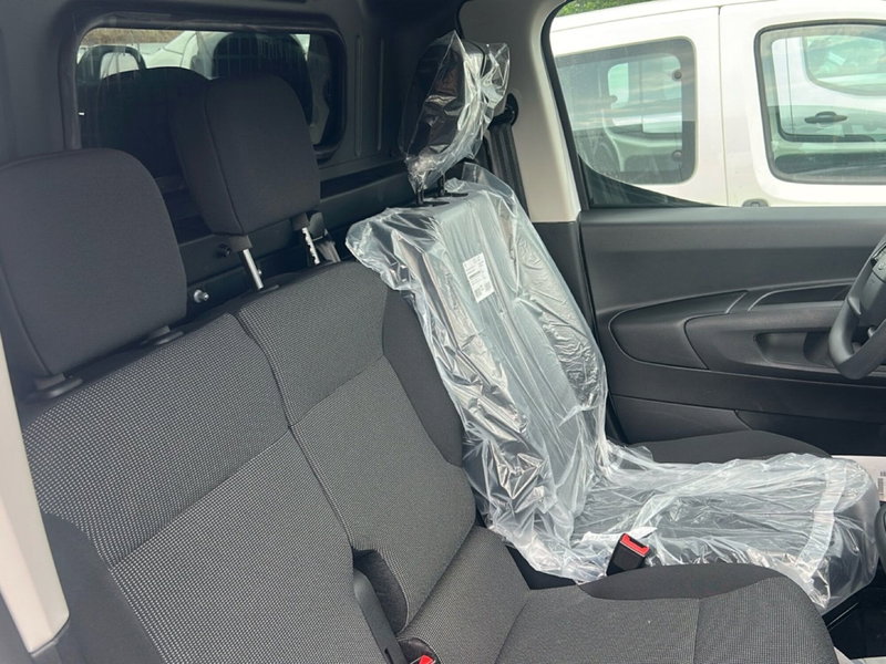 Toyota Proace City Furgone nuova a Bergamo (12)
