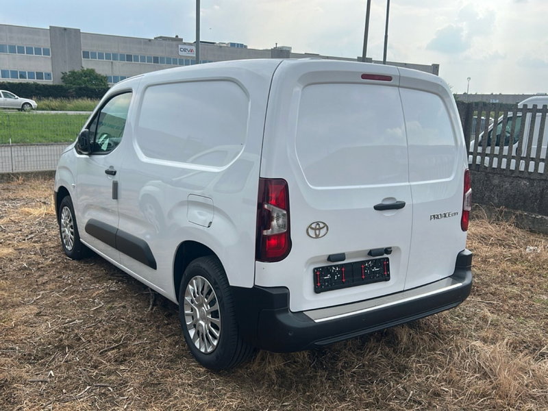 Toyota Proace City Furgone nuova a Bergamo (4)