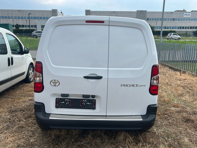 Toyota Proace City Furgone nuova a Bergamo (5)