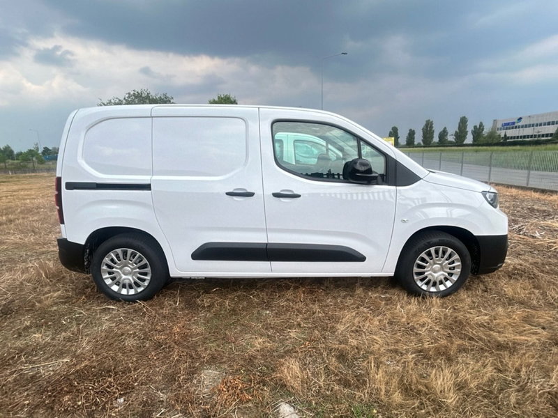 Toyota Proace City Furgone nuova a Bergamo (7)