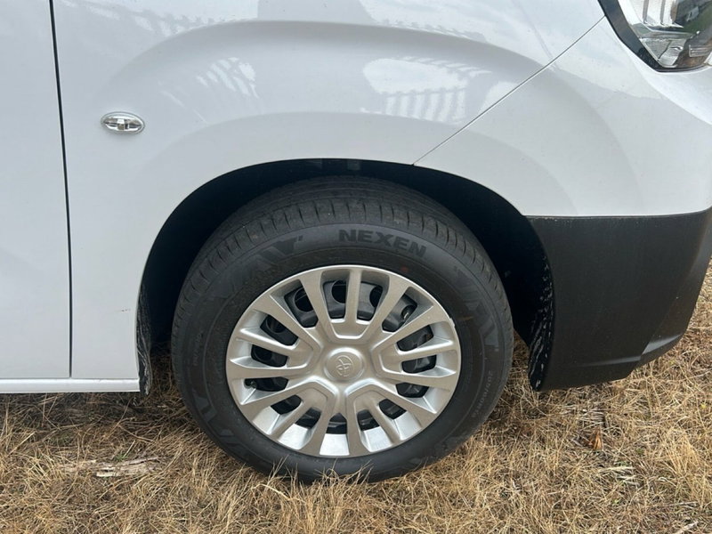 Toyota Proace City Furgone nuova a Bergamo (8)