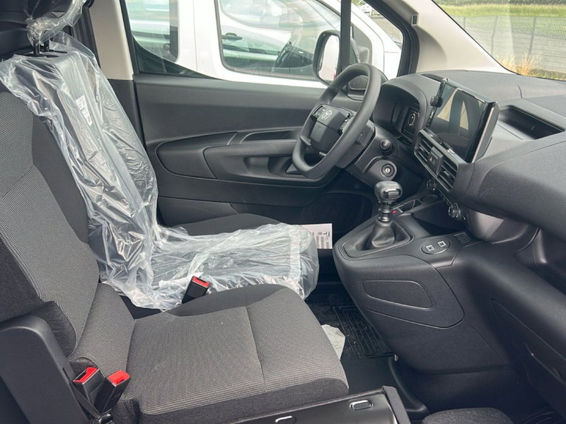 Toyota Proace City Furgone nuova a Bergamo (9)