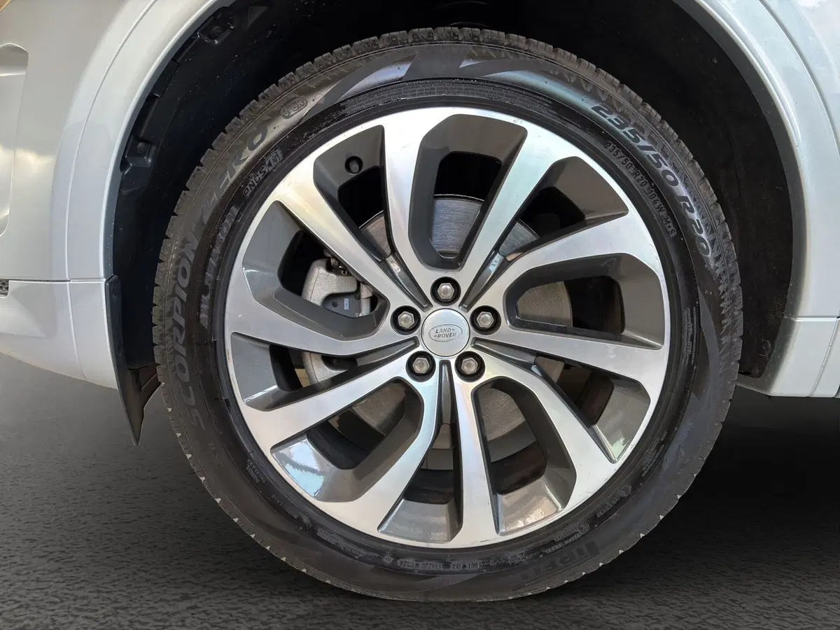 Land Rover Discovery Sport usata a Milano (9)
