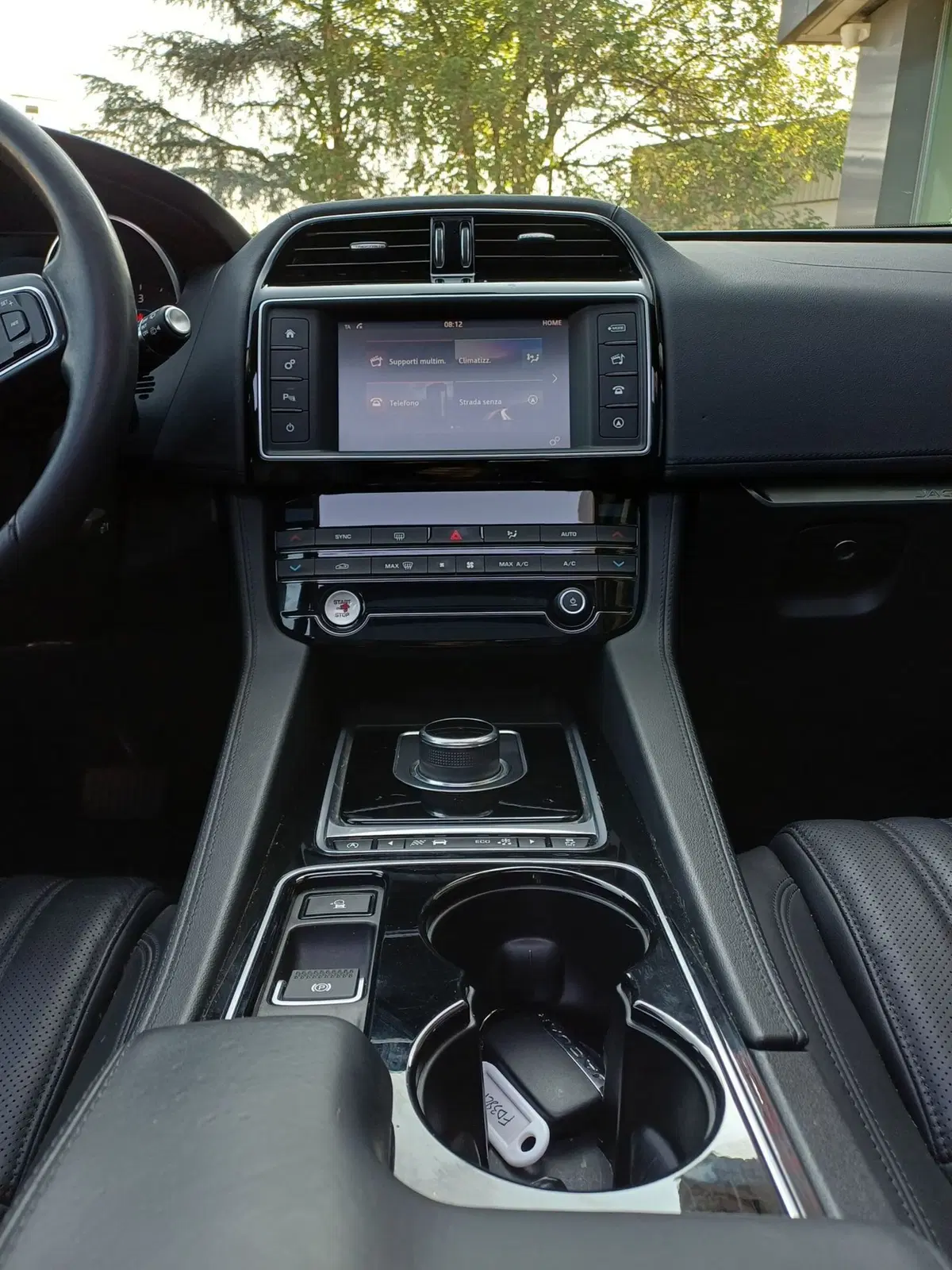 Jaguar F-Pace usata a Modena (14)