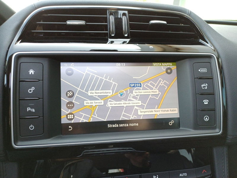 Jaguar F-Pace usata a Modena (18)