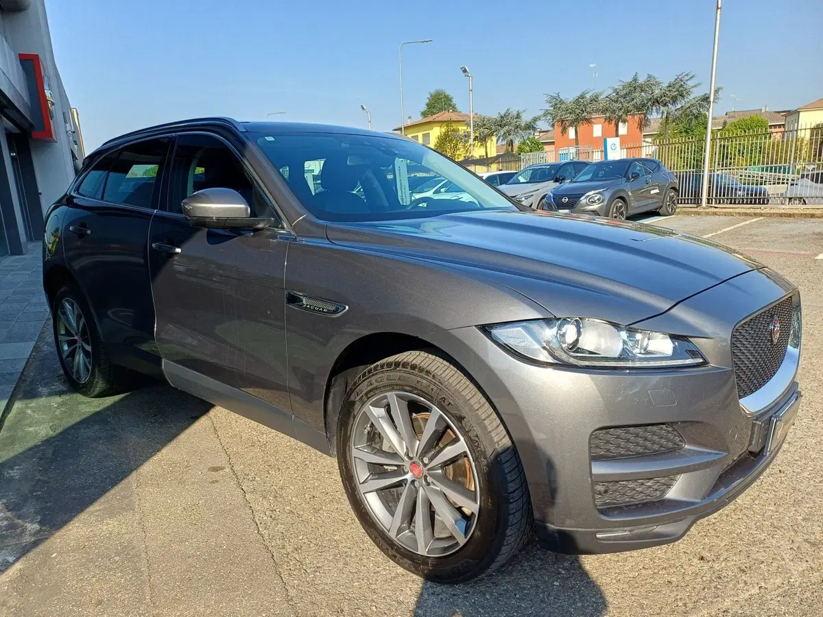 Jaguar F-Pace usata a Modena (6)