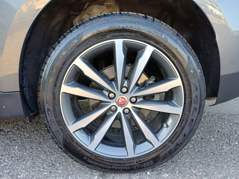 Jaguar F-Pace usata a Modena (9)