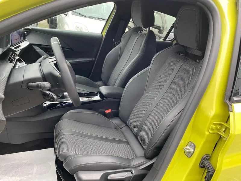 Peugeot 208 usata a Milano (10)
