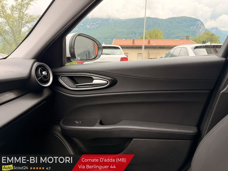 Alfa Romeo Giulia usata a Lecco (19)