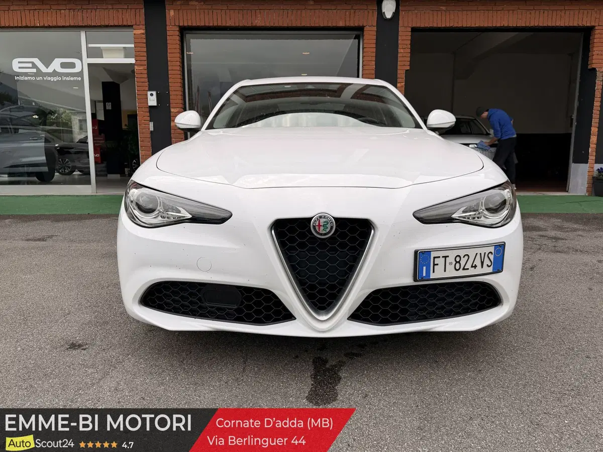 Alfa Romeo Giulia usata a Lecco (2)