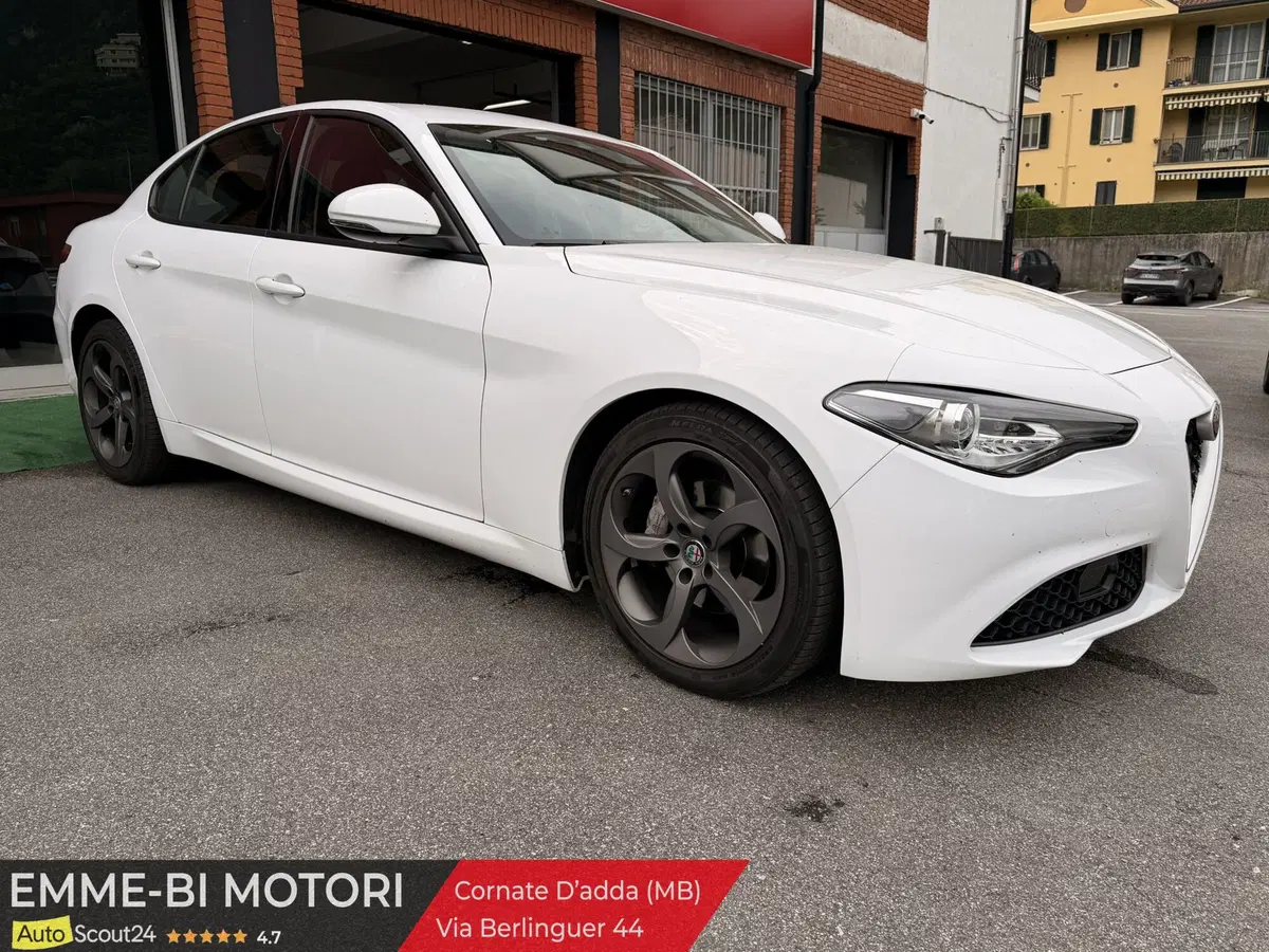 Alfa Romeo Giulia usata a Lecco (3)