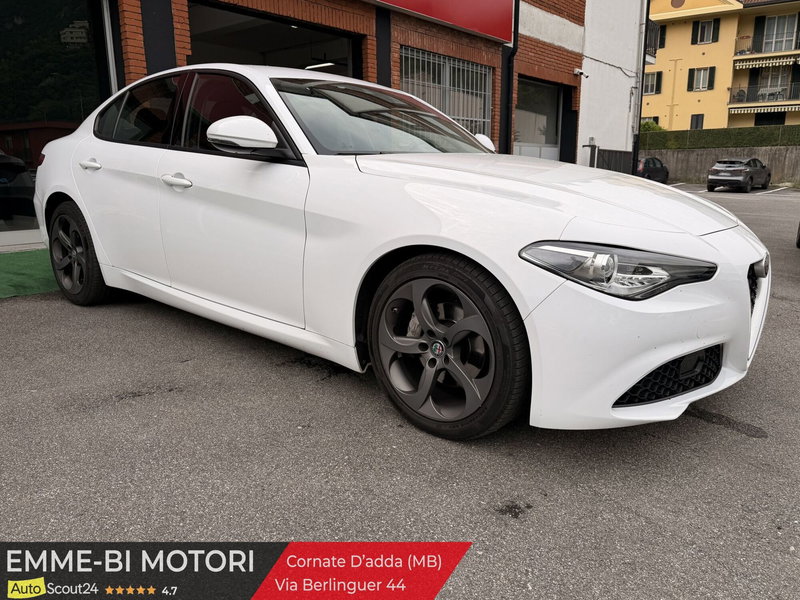 Alfa Romeo Giulia usata a Lecco (3)