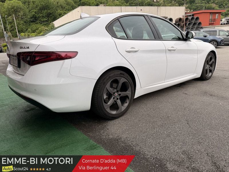 Alfa Romeo Giulia usata a Lecco (5)