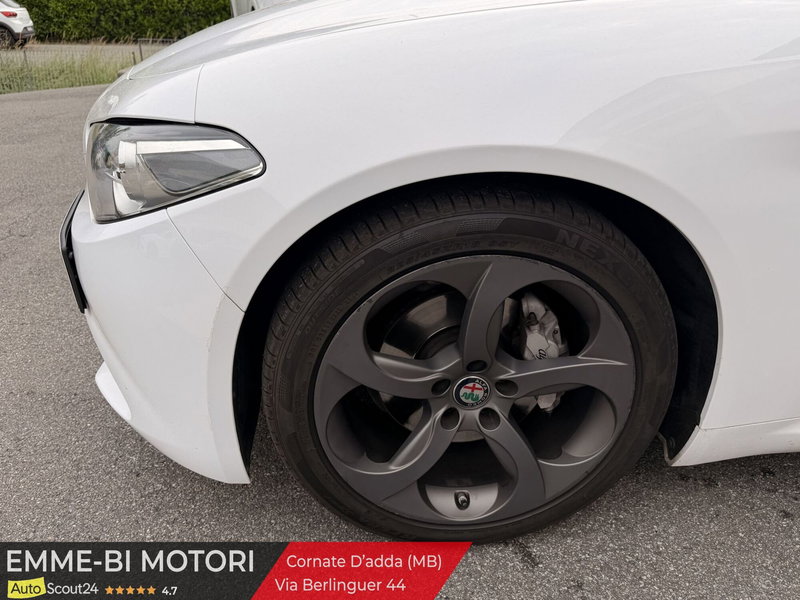 Alfa Romeo Giulia usata a Lecco (6)