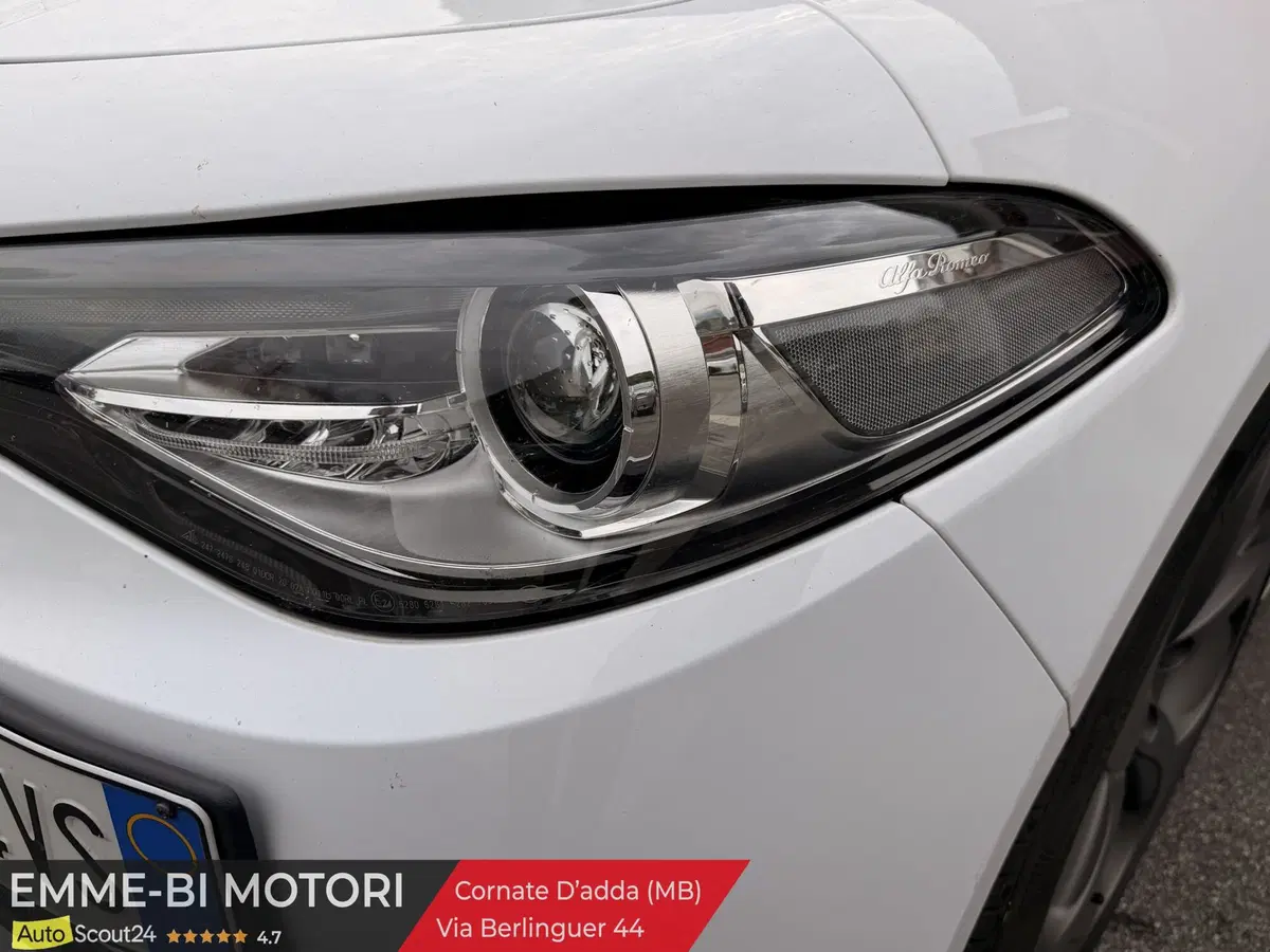 Alfa Romeo Giulia usata a Lecco (8)