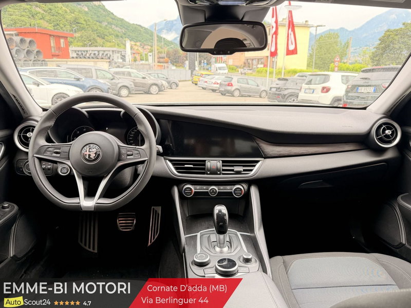 Alfa Romeo Giulia usata a Lecco (9)