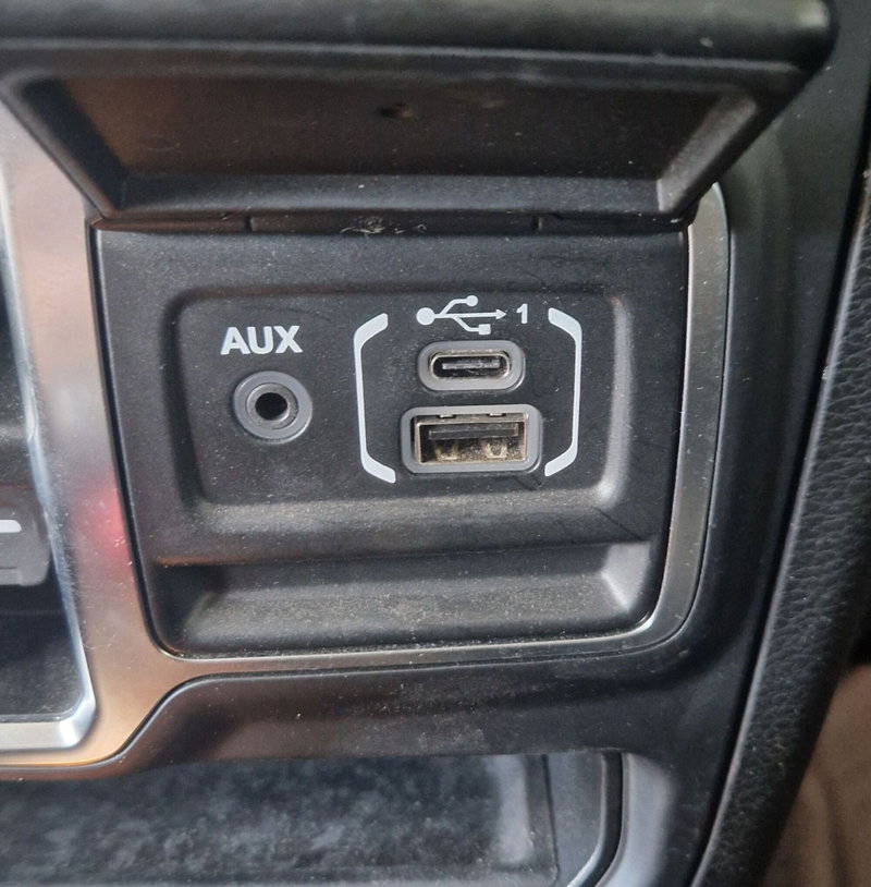 Jeep Wrangler Unlimited usata a Terni (14)