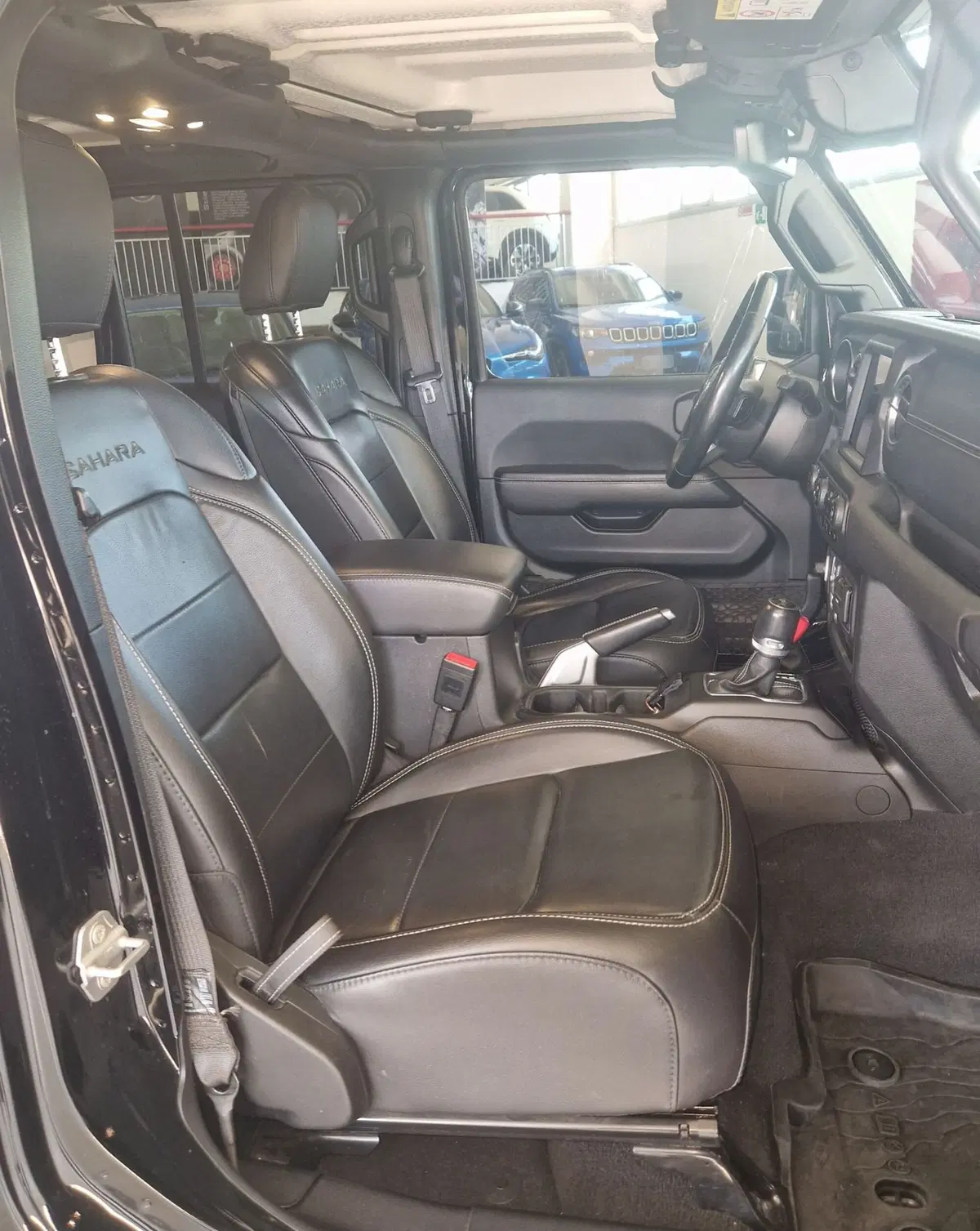 Jeep Wrangler Unlimited usata a Terni (8)