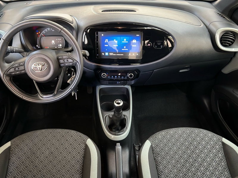 Toyota Aygo X usata a Roma (11)