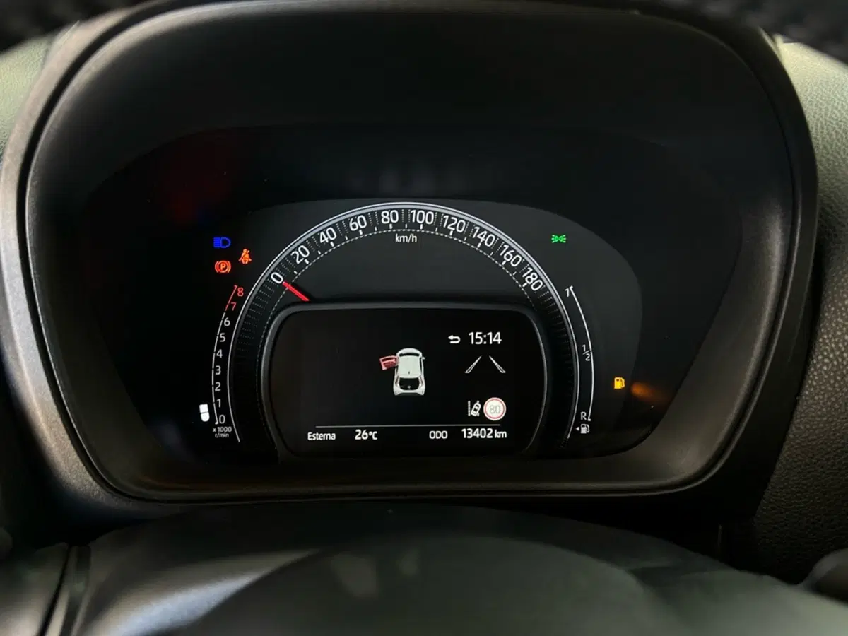 Toyota Aygo X usata a Roma (13)