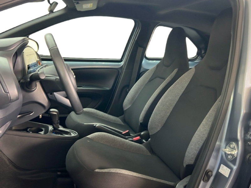 Toyota Aygo X usata a Roma (12)