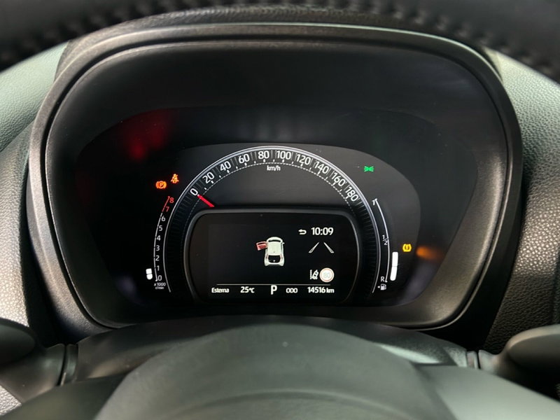 Toyota Aygo X usata a Roma (13)