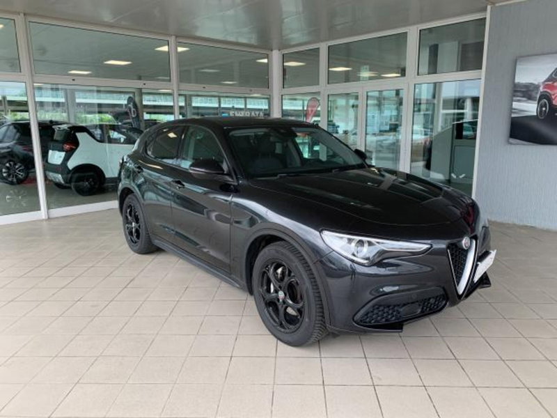 Alfa Romeo Stelvio usata a Trieste (15)